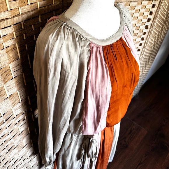 Never worn Olive & Leaf soft satin color block dress L - Picture 4 of 13